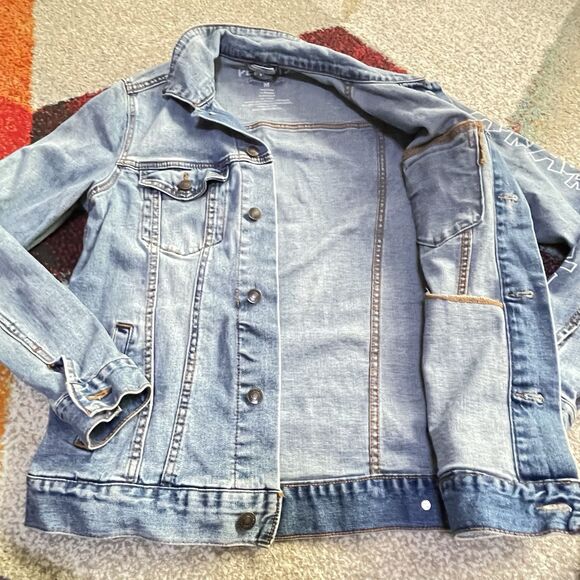 Peanuts Global Artist AVAF Denim Jean Jacket Stretch Charlie Brown Graphic Sz M - Picture 4 of 6